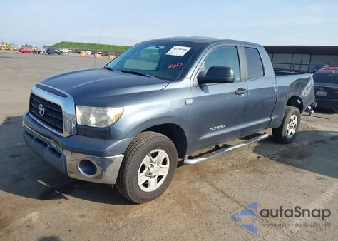 2008 Toyota Tundra Base 4.7L V8 z USA, uszkodzony, nr VIN 5TFRT54188X024810